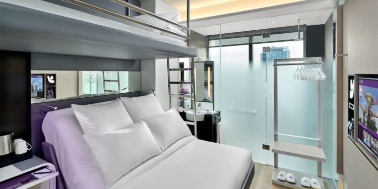 Smart Hotels for Modern Travelers Improve Efficiency and Experience