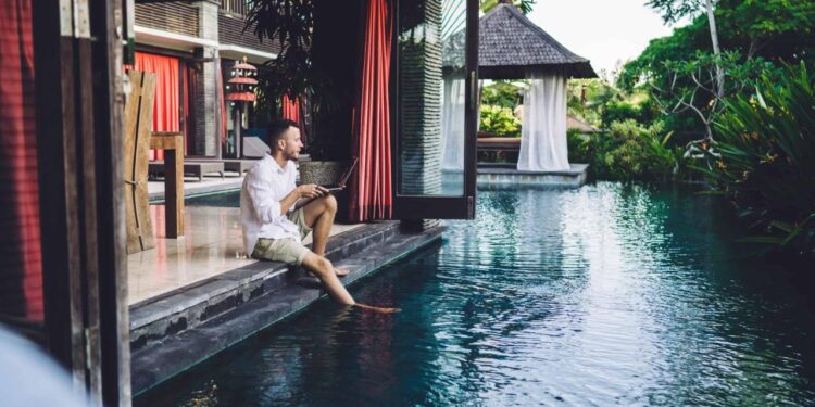 Digital Nomads’ Favorite Hotels to Get Productivity and Comfort